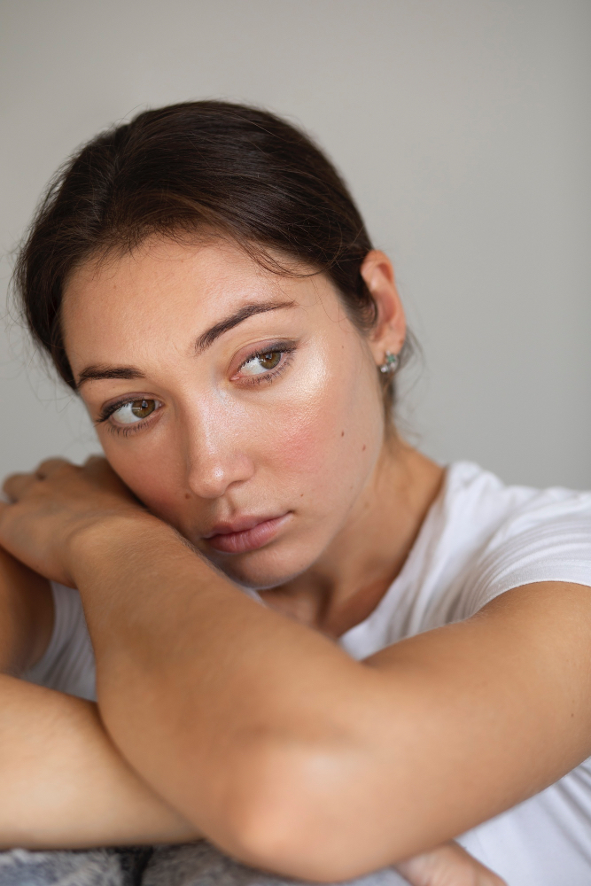 knowing daily skincare routines for dry & dehydrated skin is important to keep our skin healthy and maintain a balance to make it glow.